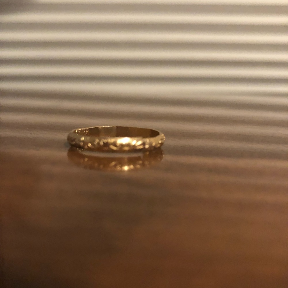 Golden ring - Picture 2 of 2